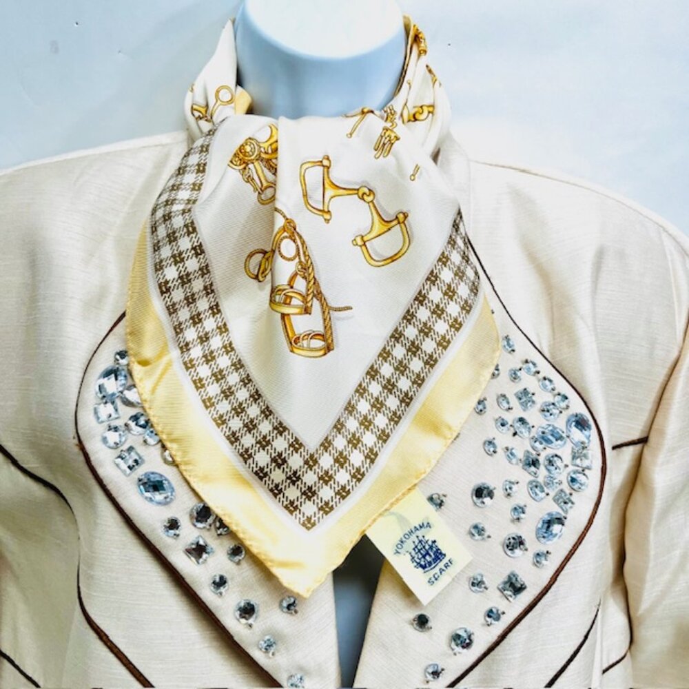 Vintage Yokohama mini scarf 100% silk satin , 20"x20", color beige ivery (10) - Picture 5 of 9